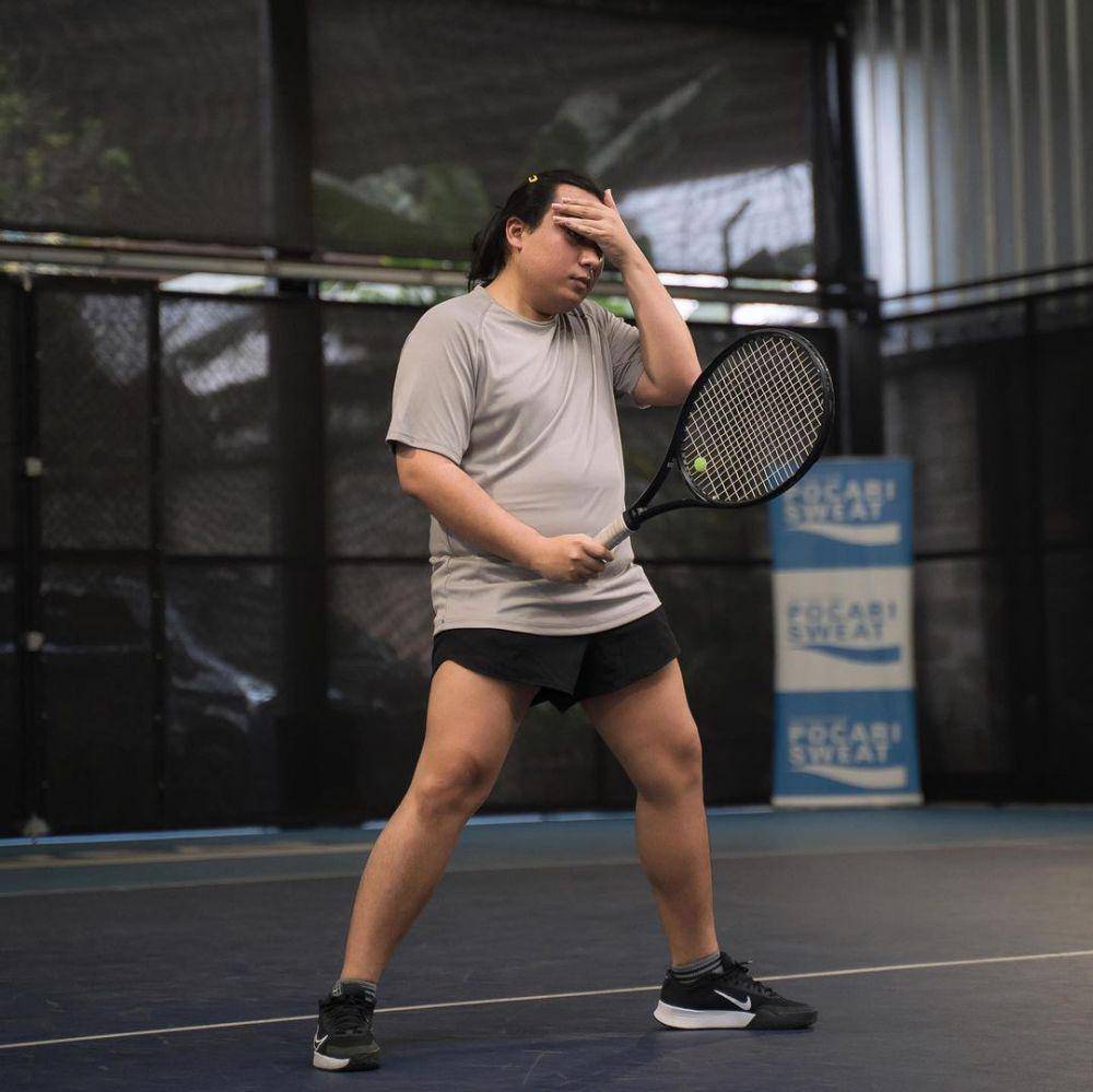 potret Keanu main tenis (instagram.com/keanuagl)