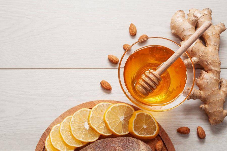 ilustrasi madu, lemon, dan kunyit (freepik.com/Freepik)