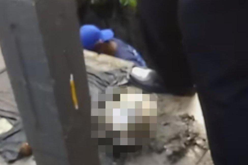 Bersihkan Selokan, Petugas Sudin SDA Temukan Tengkorak Manusia