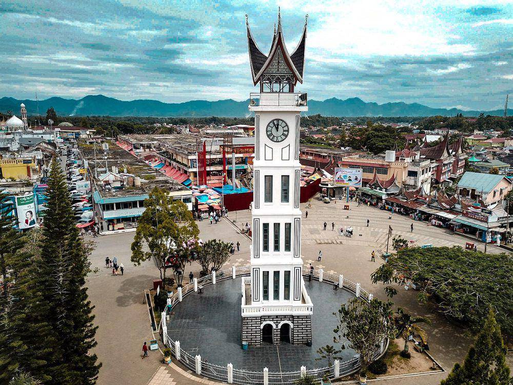 Jam Gadang Bukittinggi (commons.wikimedia.org/NOVA BARUS)