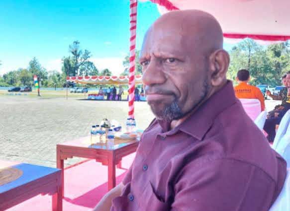 Pelaksana Tugas Ketua KPU Mimika, Laurensius Minipko. (IDN Times/Istimewa)