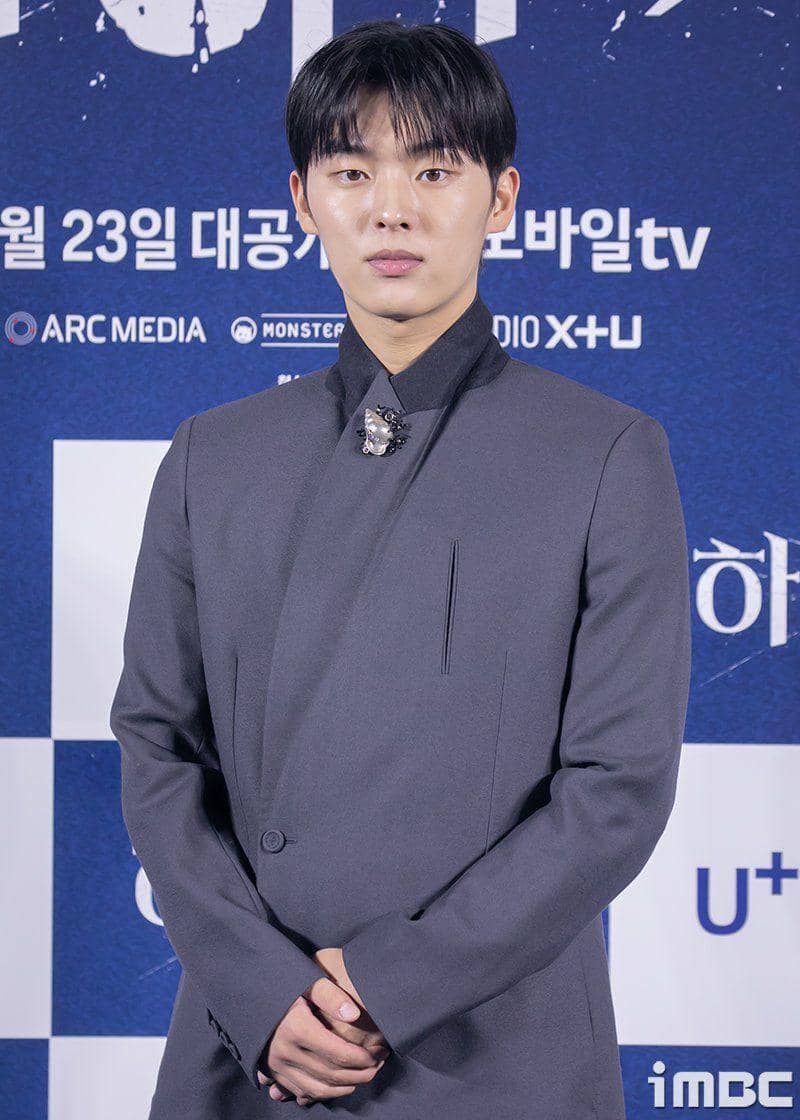 potret Choi Hyun Wook di preskon drakor High Cookie (dok. iMBC)