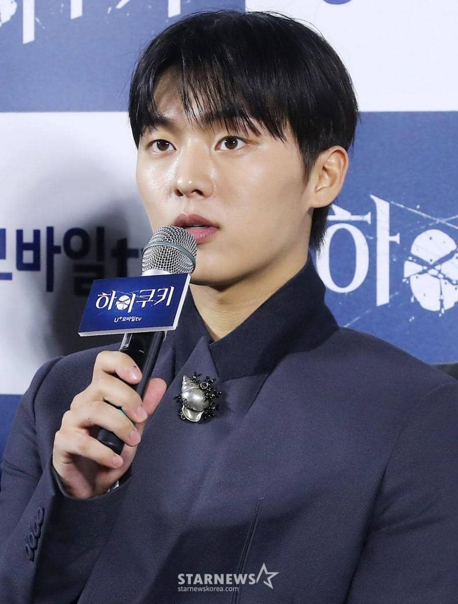 potret Choi Hyun Wook di preskon drakor High Cookie (dok. Star News)