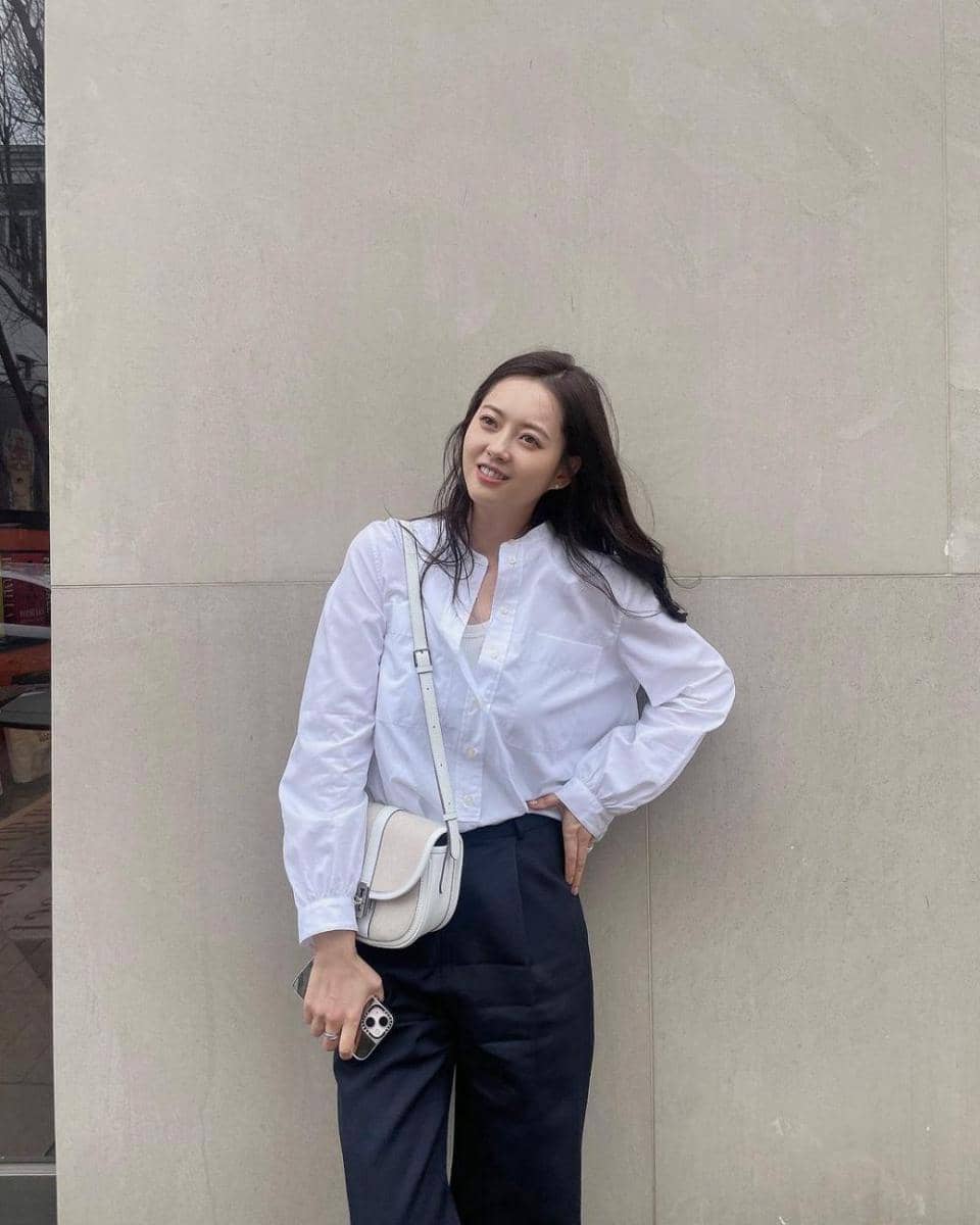 Go Ara (instagram.com/ara_go_0211)
