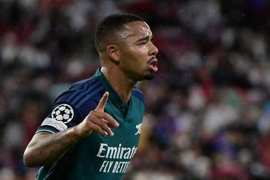 Selebrasi Gabriel Jesus usai membobol gawang Sevilla, Rabu (25/10/2023). (UEFA.com).