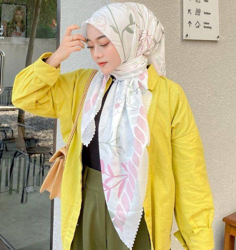 warna hijab yang cocok untuk baju kuning lemon (instagram.com/hanifadl_)