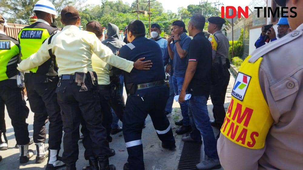 PT Kilang Pertamina Internasional (KPI) Unit Balikpapan menggelar simulasi keadaan darurat skala besar, Rabu (25/10/2023). (IDN Times/Sri.Wibisono)