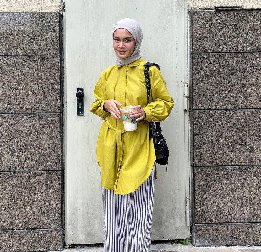 warna hijab yang cocok untuk baju kuning lemon (instagram.com/yurezalina)