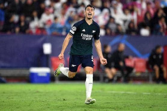 Selebrasi Gabriel Martinelli usai membobol gawang Sevilla, Rabu (25/10/2023). (UEFA.com).