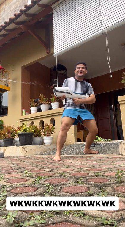 potret keluarga Fadil Jaidi main tembak-tembakan (instagram.com/fadiljaidi)