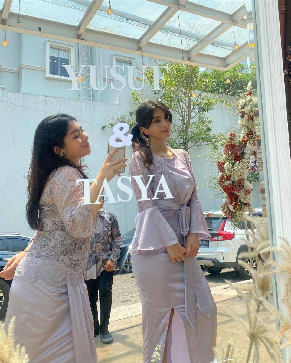 Pernikahan Yusuf Averroes, adik Shireen dan Zaskia Sungkar. (Instagram.com/saraminti)