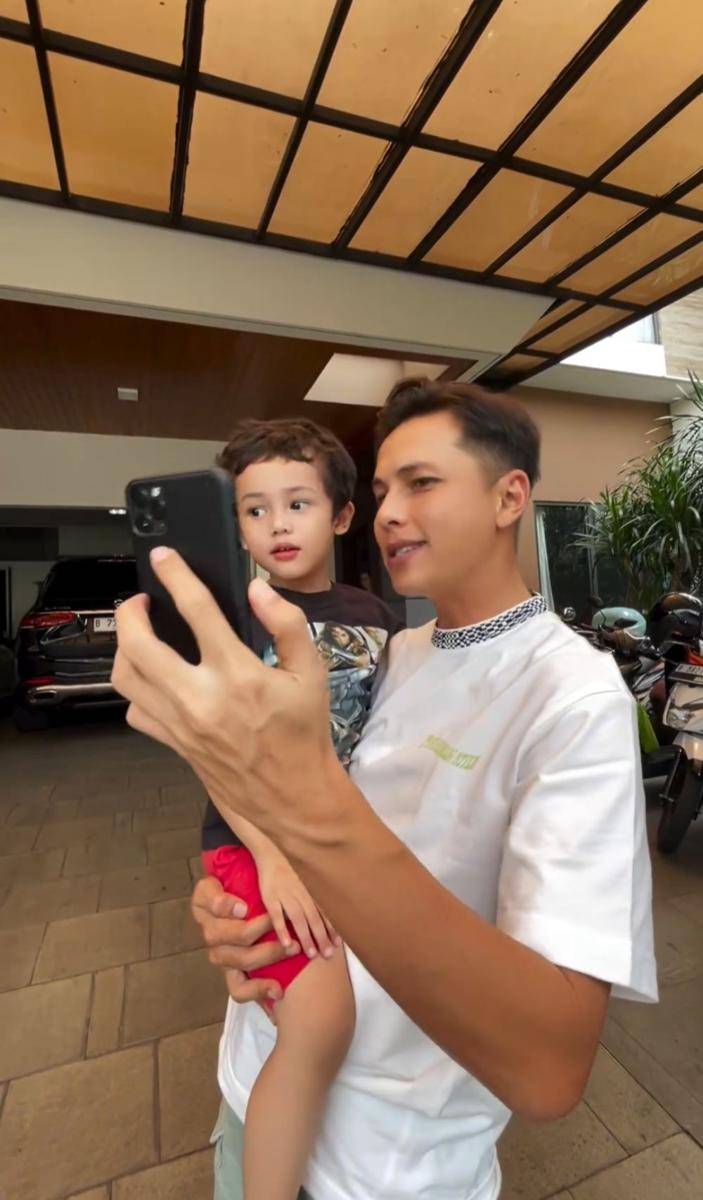 Andhika Pratama (instagram.com/ussypratama)