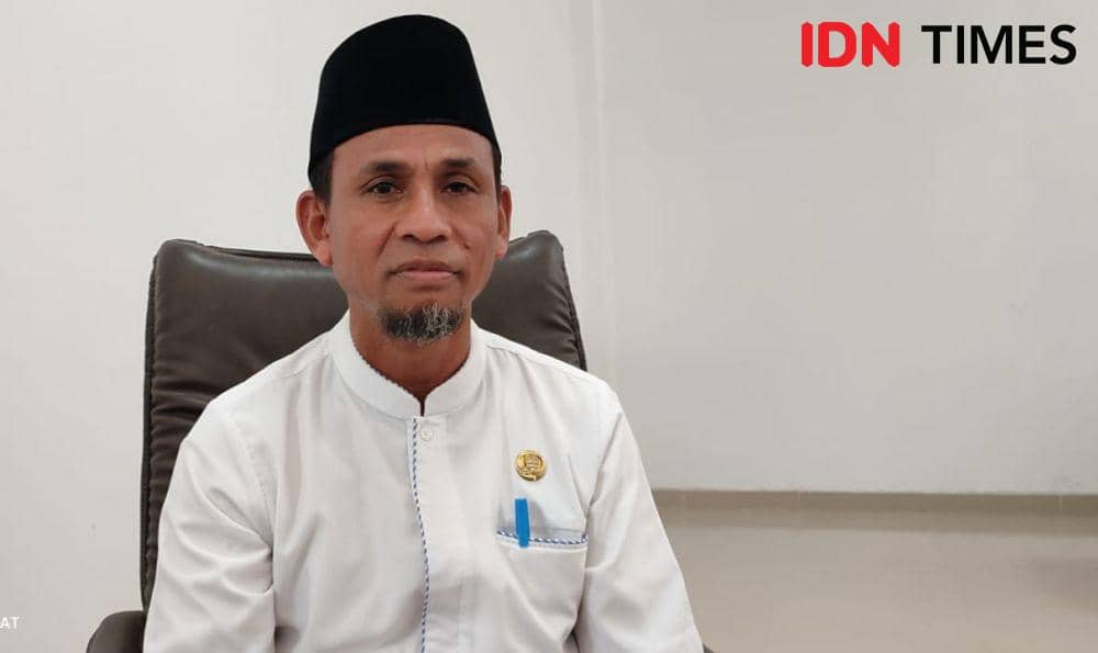 Kabid Pengadaan Mutasi, Data dan Informasi Kepegawaian, BKPSDM Kota Bima, Abdurahman (IDN Times/Juliadin)
