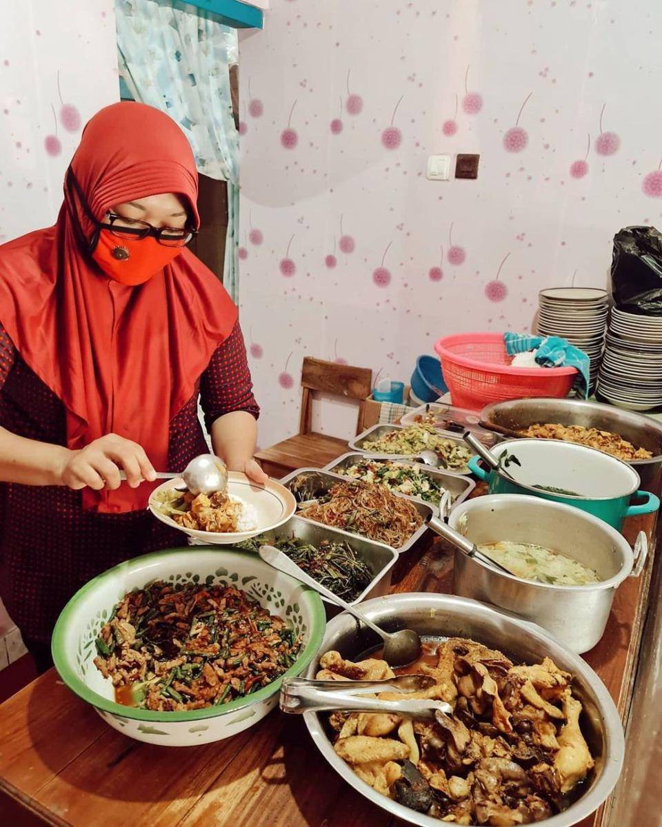 Warung Rica Bu Sartini ISI Solo (instagram.com/vynalee)