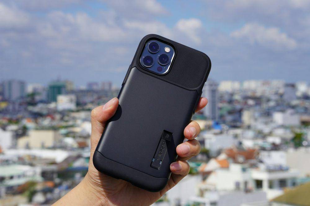 ilustrasi casing dengan desain rugged (pexels.com/Lê Mạnh Tuấn)