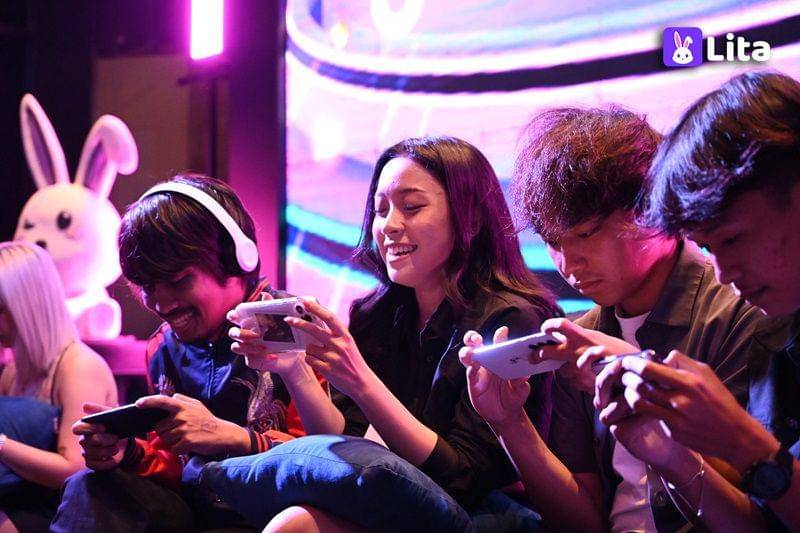 RRQ Snow, RRQ Naomi dan lainnya dalam fun match. (Dok. Lita)