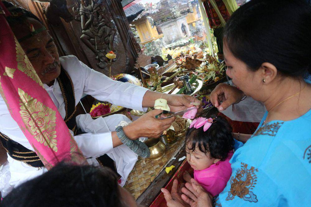 Upacara Otonan di Bali. (dok. pribadi/Ari Budiadnyana)