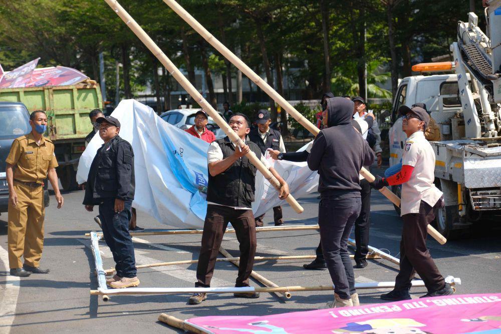 Pemkot Makassar Susun Master Plan Penataan Reklame Liar