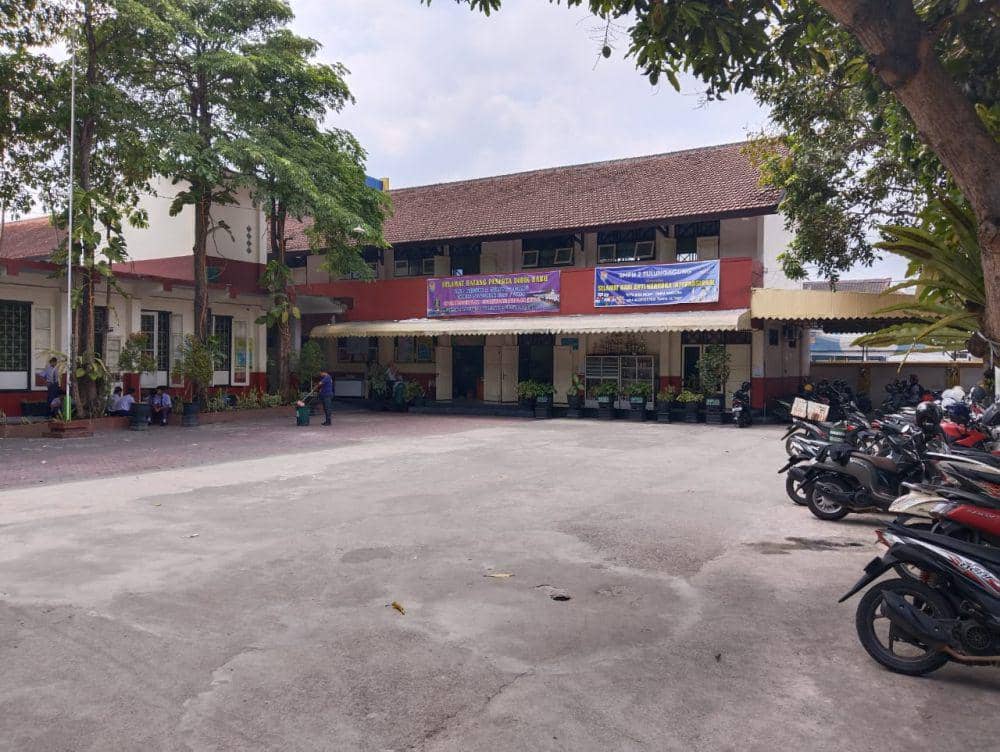 Halaman SMPN 2 Tulungagung yang akan dipasang paving. IDN Times/ Bramanta Pamungkas