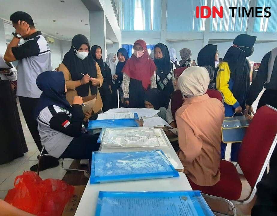 Pencaker PPU mengadu nasib di Job Fair tahun 2023 (IDN Times/Ervan)