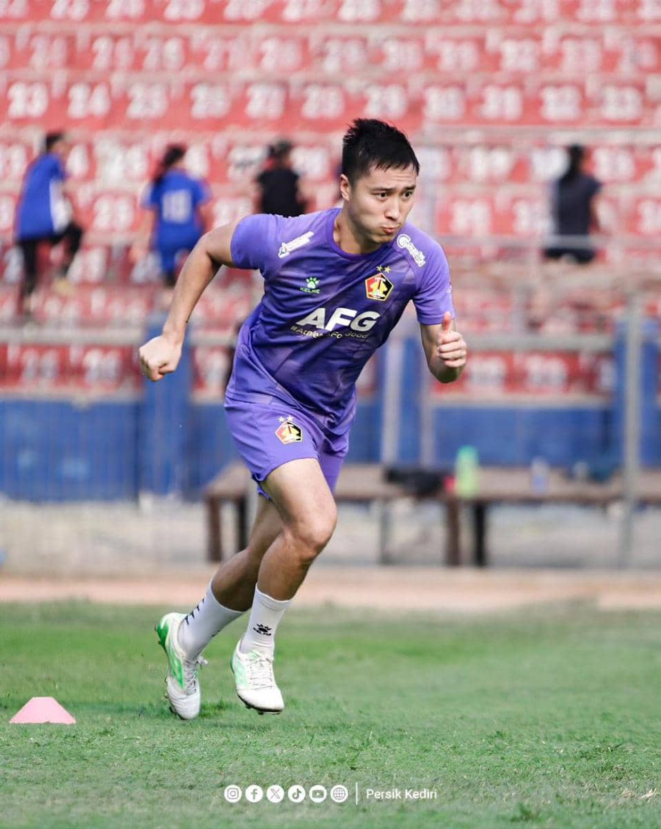 Arthur Irawan saat membela Persik Kediri. instagram.com/persikfcofficial
