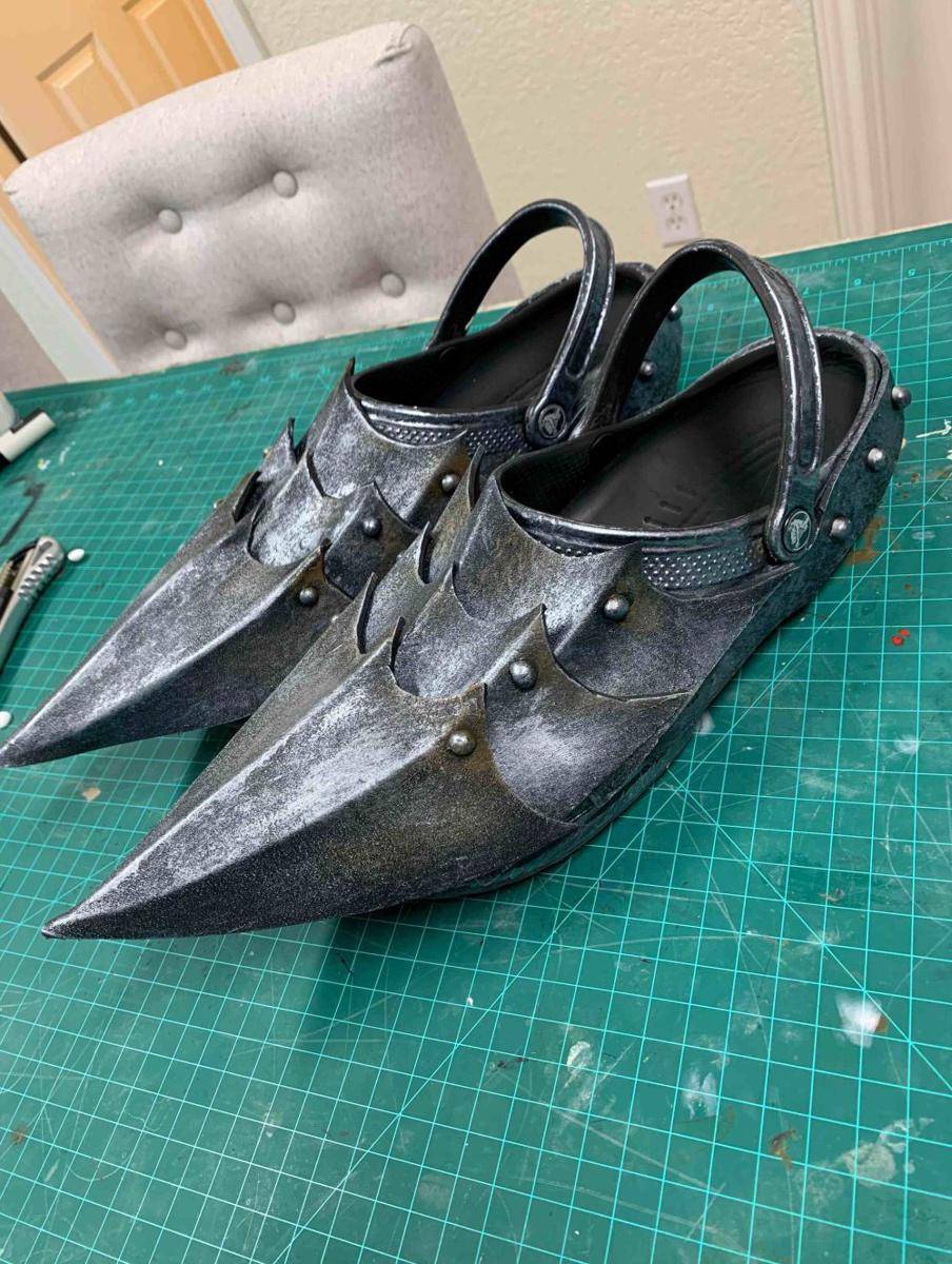 potret desain Crocs mencolok mata (reddit.com/user/cricklecoux)