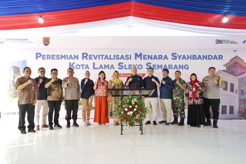 Walikota Semarang bersama PT PGN Tbk selaku Subholding Gas Pertamina meresmikan pemugaran cagar budaya Menara Syahbandar, Kamis (26/10). (dok. PGN)
