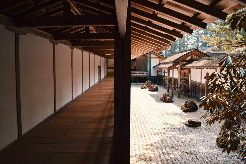 ilustrasi rumah tradisional Jepang (unsplash.com/Agathe)