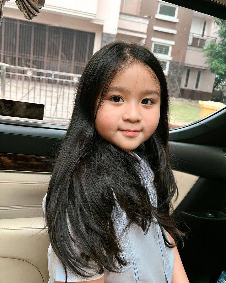 Inspirasi model rambut anak perempuan (instagram.com/babymoonella)