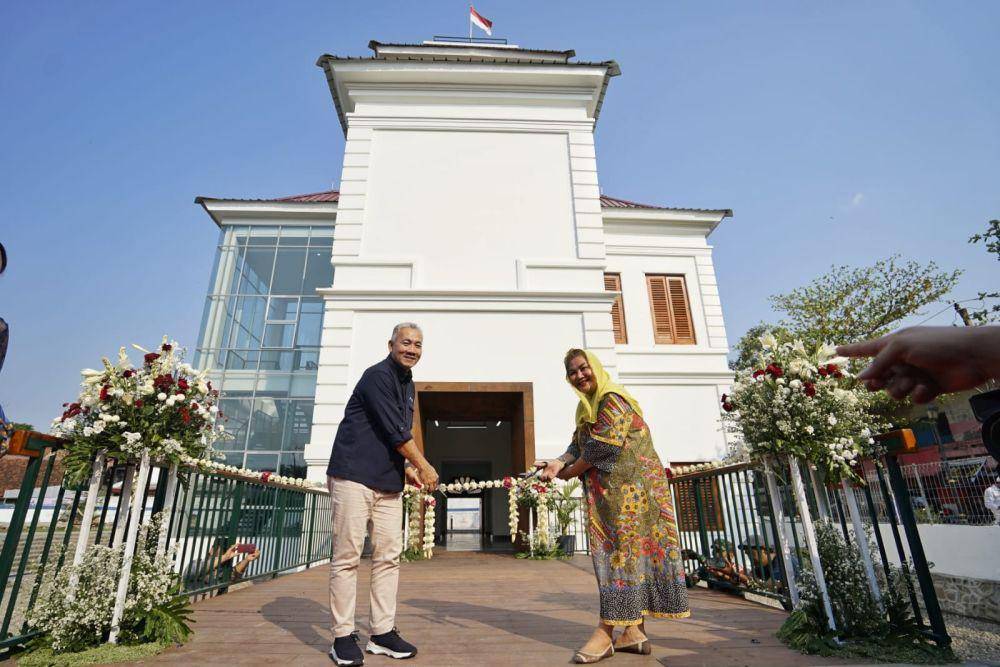 Walikota Semarang bersama PT PGN Tbk selaku Subholding Gas Pertamina meresmikan pemugaran cagar budaya Menara Syahbandar, Kamis (26/10). (dok. PGN)