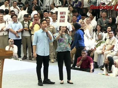 Gibran-Selvi di acara deklarasi Prabowo-Gibran. (Tangkapan Layar Youtube GerindraTV