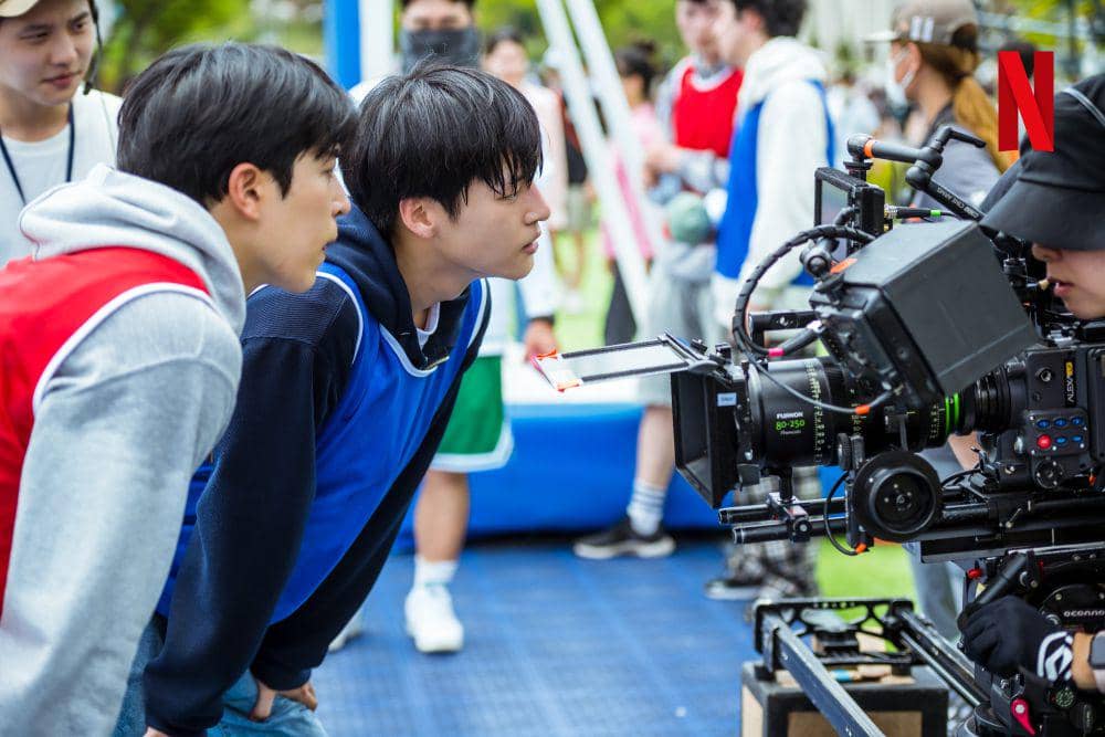 potret behind the scene drakor Doona! (Instagram.com/netflixkr)