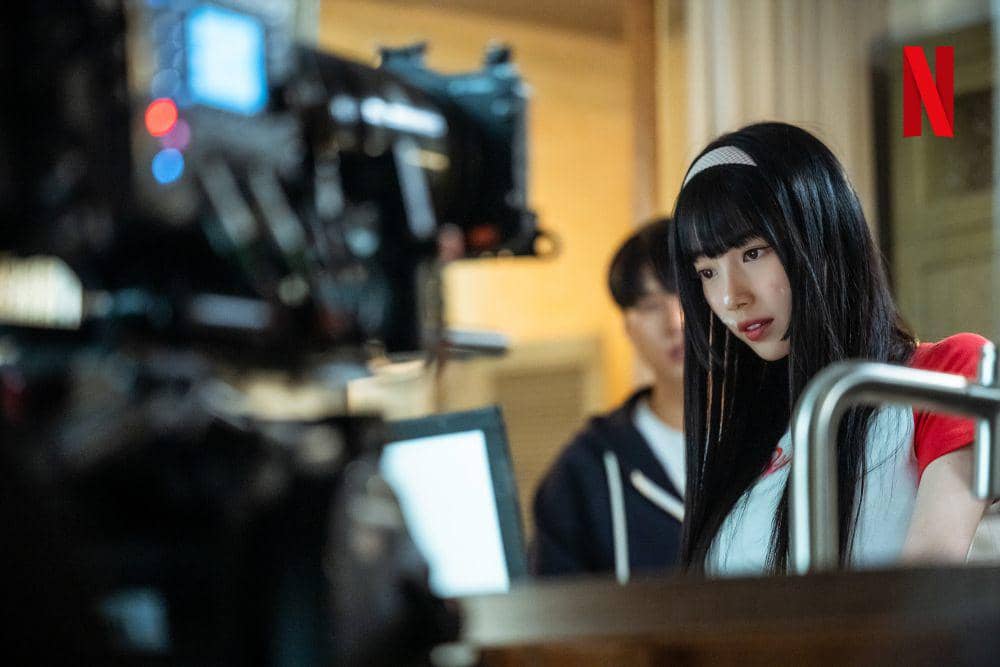 potret behind the scene drakor Doona! (Instagram.com/netflixkr)