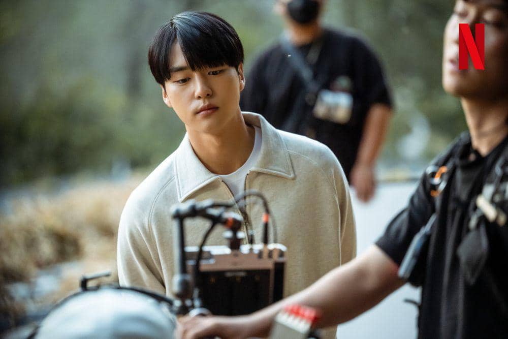 potret behind the scene drakor Doona! (Instagram.com/netflixkr)