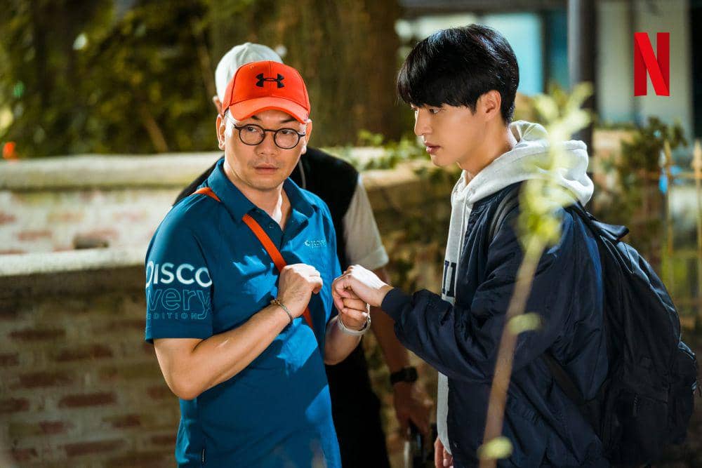 potret behind the scene drakor Doona! (Instagram.com/netflixkr)