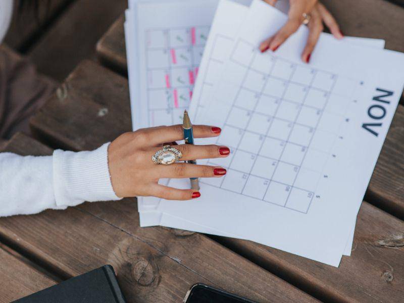 ilustrasi kalender bulan November (Pexels.com/ Anete Lusina)