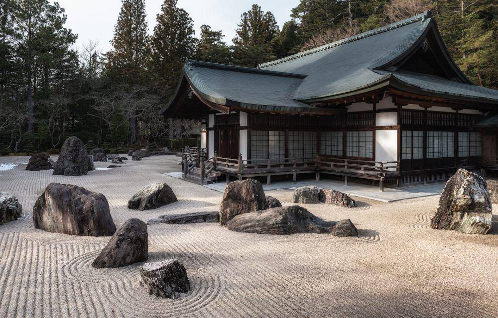 ilustrasi rumah tradisonal Jepang (unsplash.com/ Hu Chen)