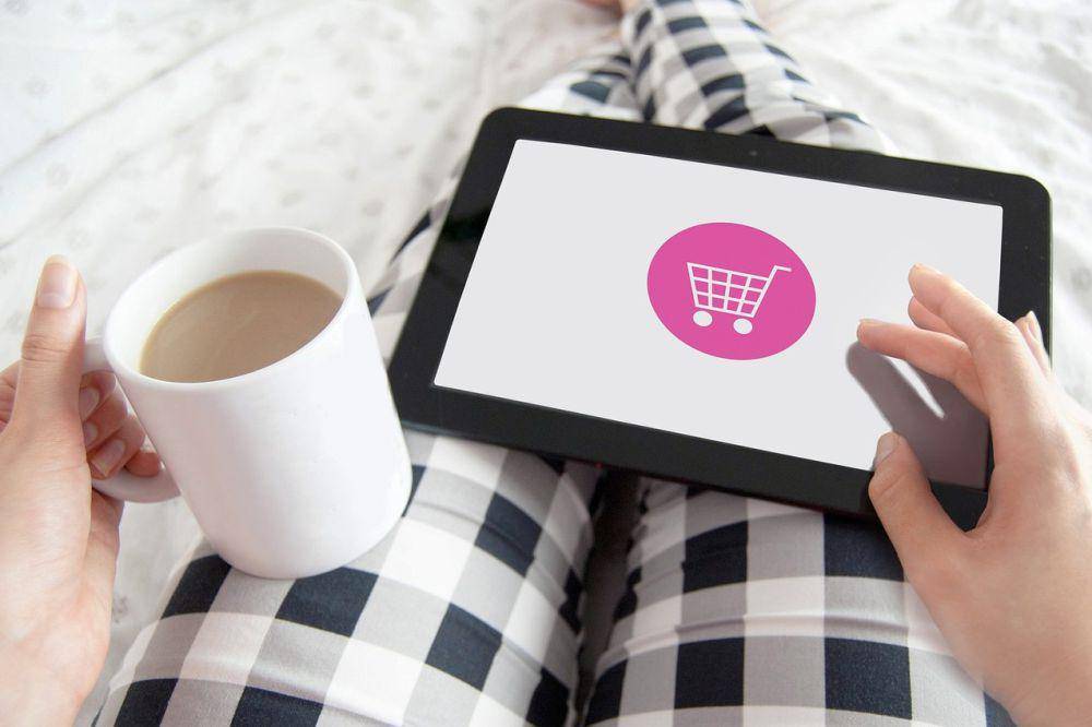 ilustrasi membandingkan harga (pixabay.com/justynafaliszek)
