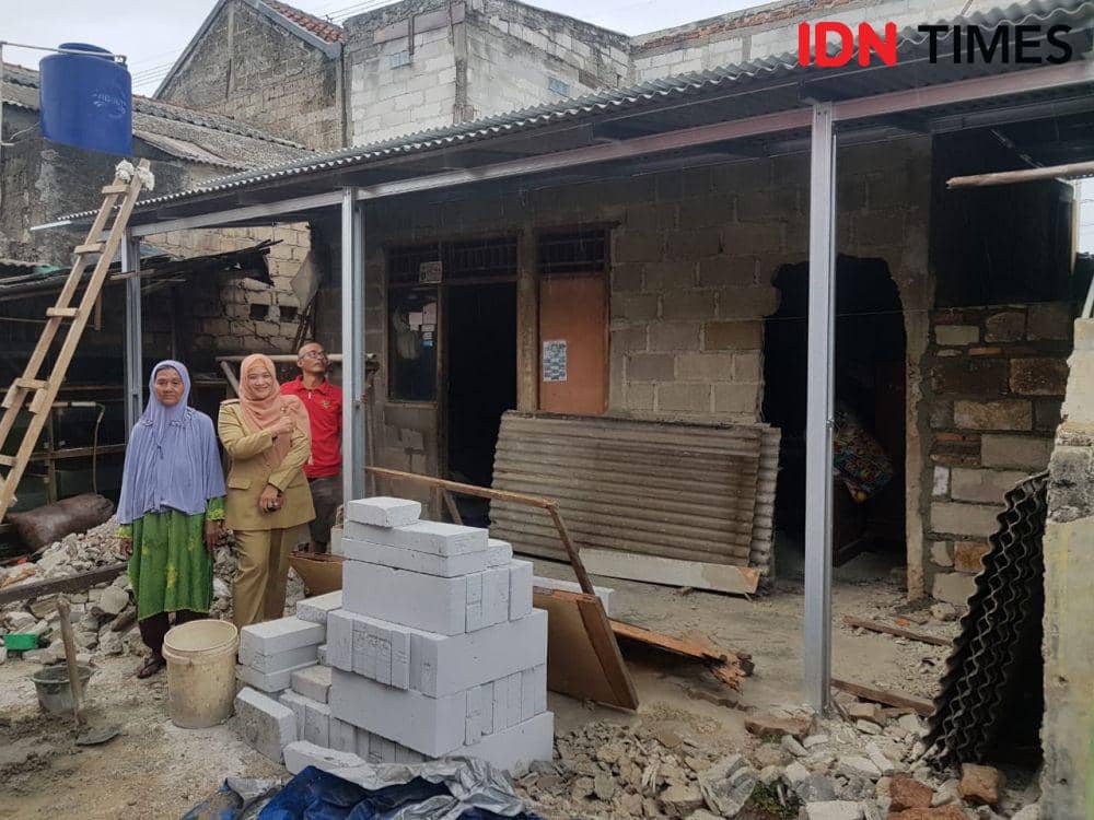 Pemerintah Kota Depok memperbaiki RTLH yang berada di wilayah Kecamatan Bojongsari. (IDNTimes/Dicky)