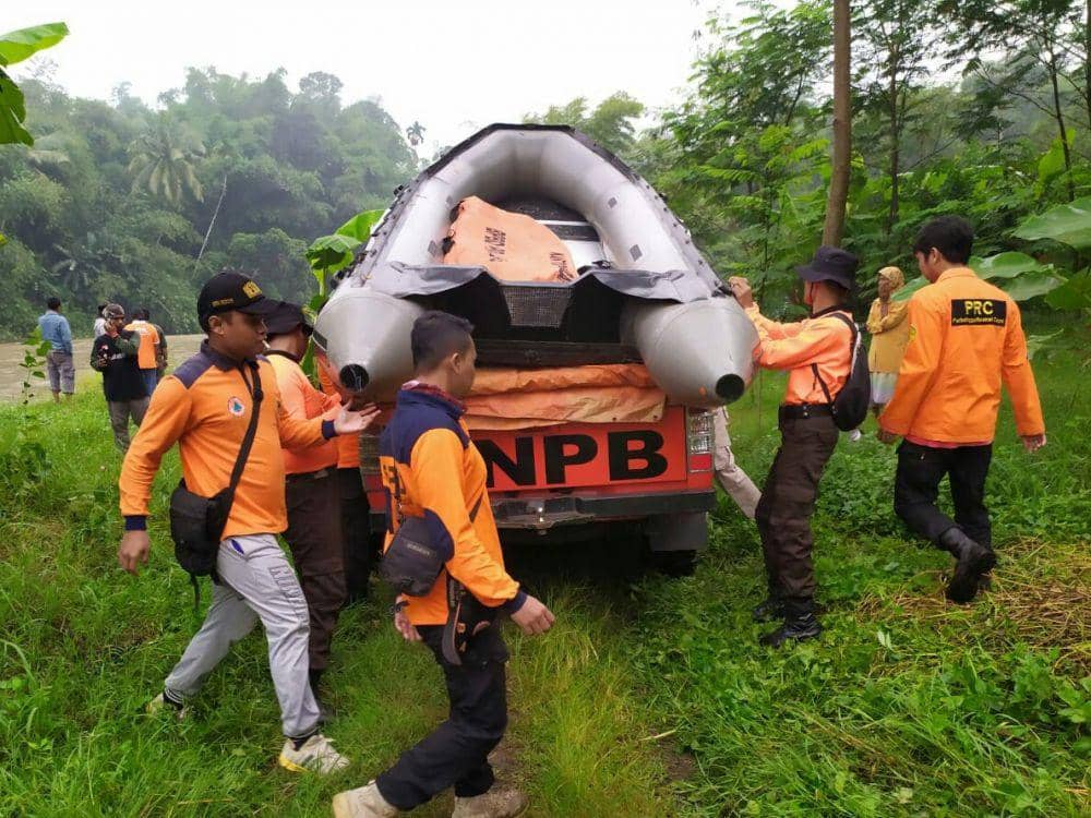 Ilustrasi perahu karet BNPB. (IDN Times/istimewa)