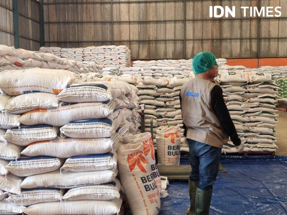 Gudang Bulog di Palembang (IDN Times/Rangga Erfizal)