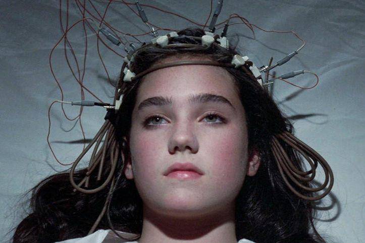 Jennifer Connelly dalam film Phenomena (dok. Titanus/Phenomena)
