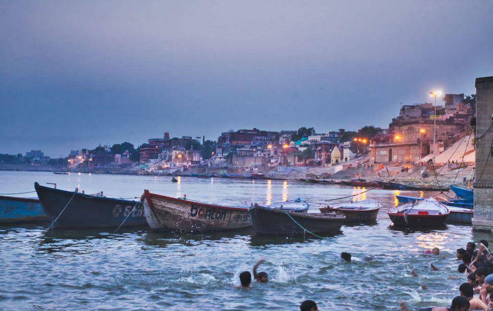 sungai gangga (unsplash.com/Shiv Prasad)