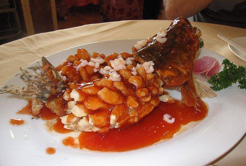 Squirrel shaped mandarin fish (commons.wikimedia.org/Ines Yeh)