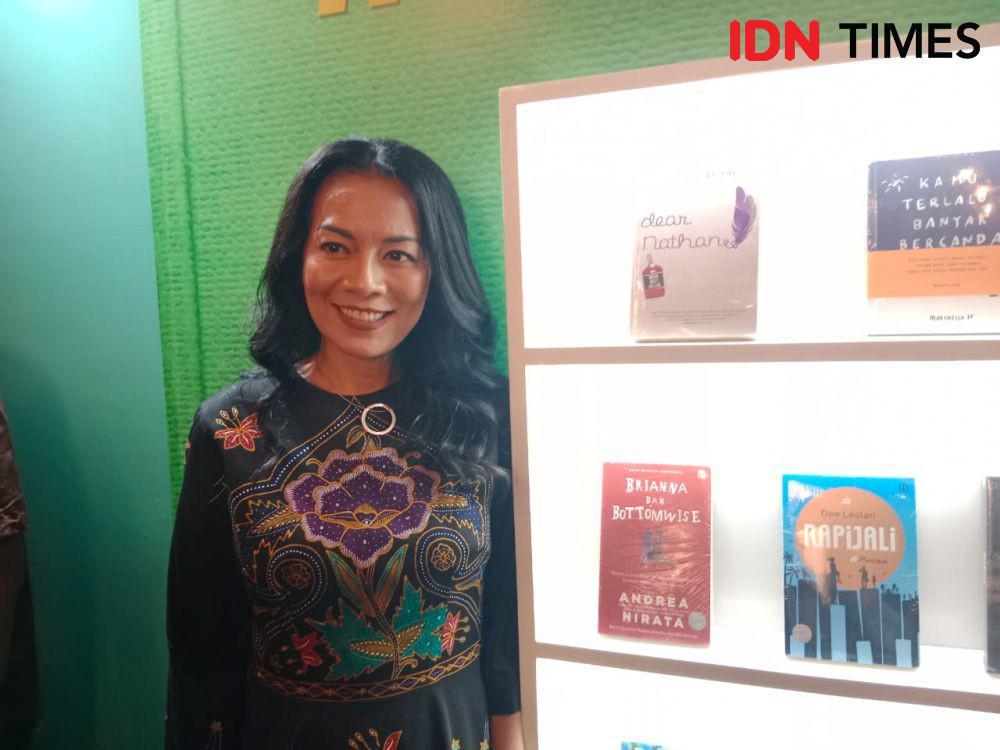 Dewi Lestari Bagikan Tips Membedakan Buku Bajakan dan Asli