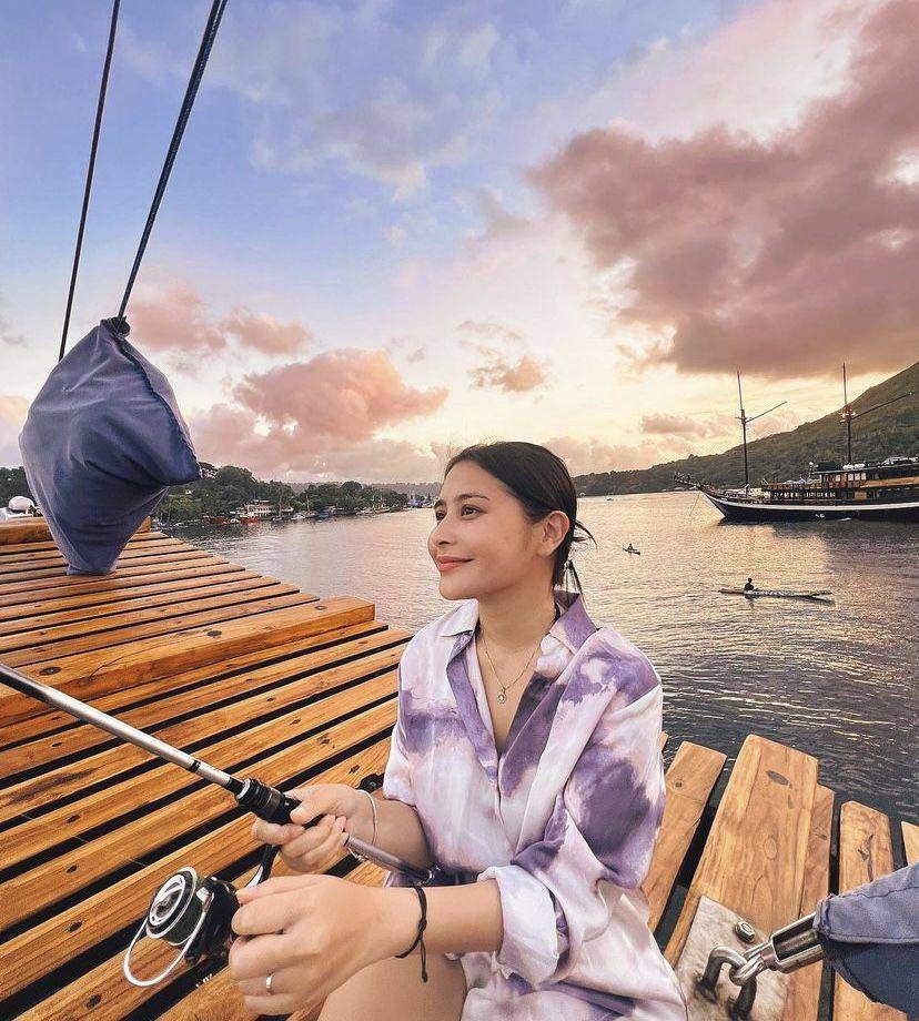 Prilly Latuconsina (instagram.com/prillylatuconsina96)