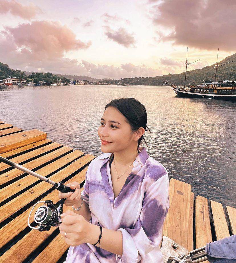 Prilly Latuconsina (instagram.com/prillylatuconsina96)