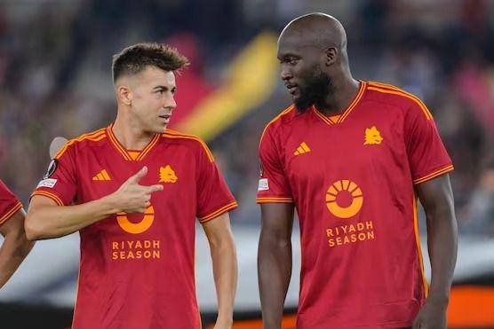 El Shaarawy dan Romelu Lukaku. (UEFA.com).