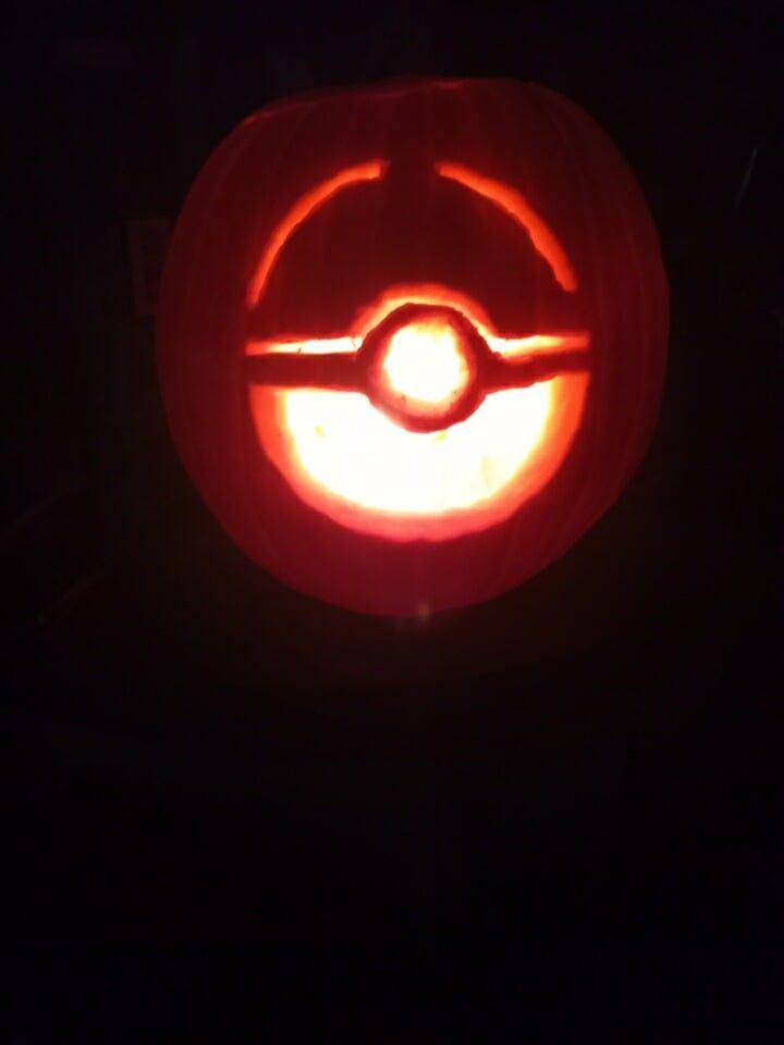 potret dekorasi Halloween labu bentuk Pokémon (reddit.com/user/DressDowntown)