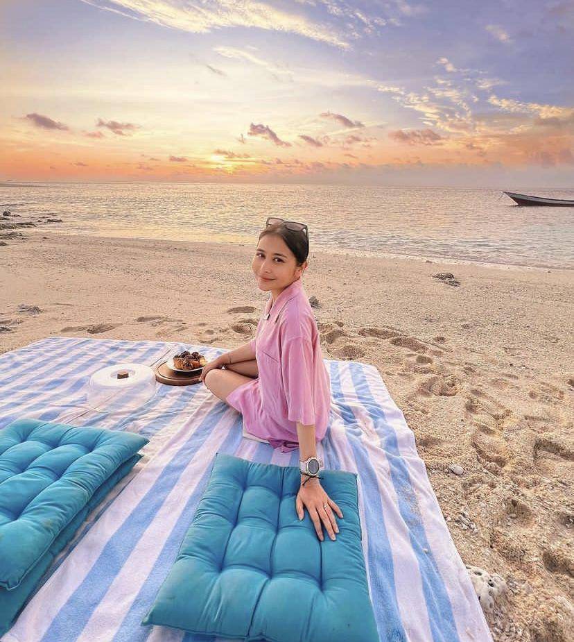 Prilly Latuconsina (instagram.com/prillylatuconsina96)